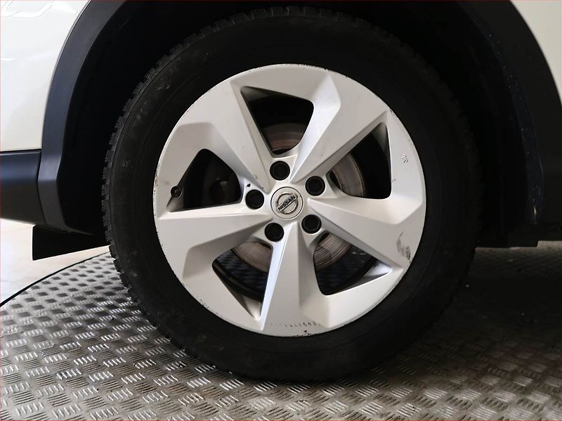 Nissan Qashqai (2021) 1.3 DIG-T, Tempomat - fotka 14 z 15