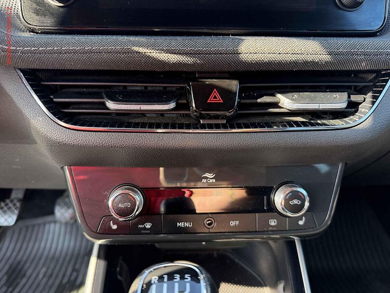 Škoda Fabia (2022) 1.0TSi, 1.maj,ČR, Style, LED - fotka 14 z 17
