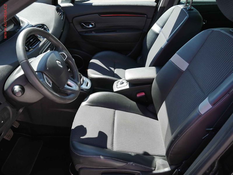 Renault Scénic (2011) 2.0i, AT, AC, park.asist - fotka 9 z 20