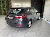 Hyundai i30 1.6 i 88kW ČR 1.MAJ.REZERVACE  - náhled 12