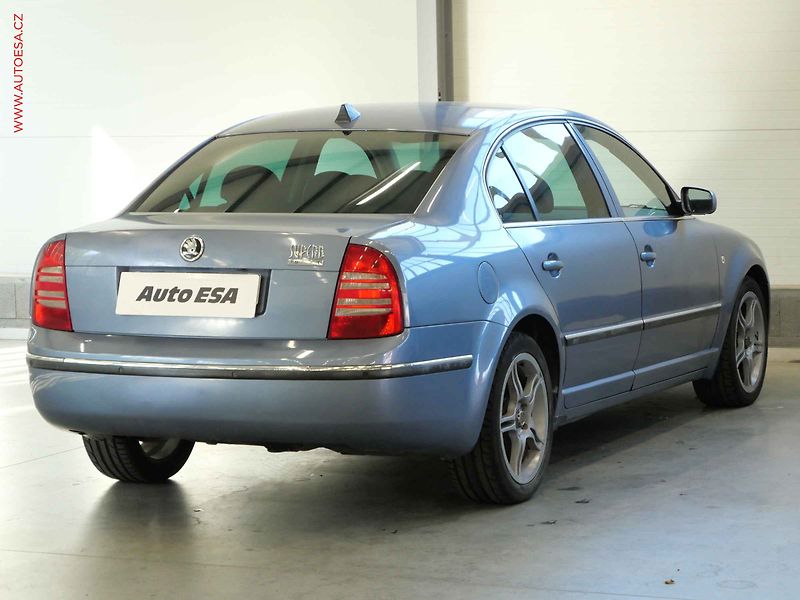 Škoda Superb (2005) 1.8 T, ČR, Elegance, xenon - fotka 4 z 18