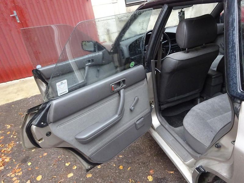 Subaru Legacy (1991) 1,8  - fotka 14 z 15