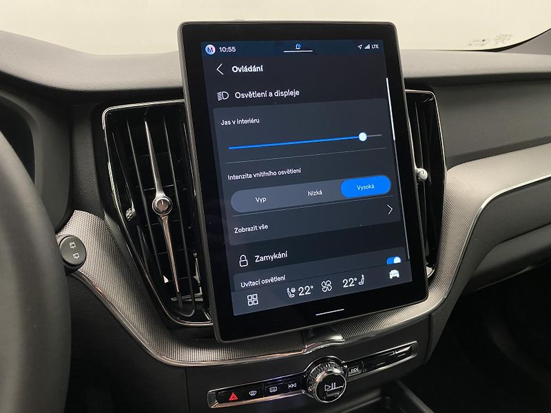 Volvo XC60 T8 AWD BLACK EDITION RECHARGE  - fotka 36 z 47