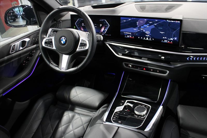 BMW X5 xDrive30d M Sport Pro DAProf/N - fotka 17 z 37