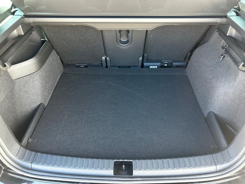 Škoda Karoq (2024) 2.0 TDI 85kW DSG Style+ VarioF - fotka 30 z 35