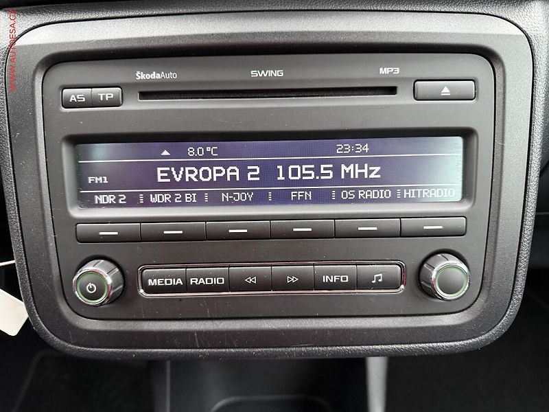 Škoda Fabia (2011) 1.2 TSi, Ambiente, +kola - fotka 14 z 18