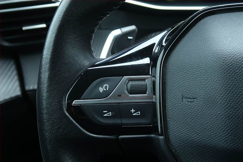 Peugeot 2008 (2020) Allure 1.2 PureTech, Automat - fotka 19 z 25