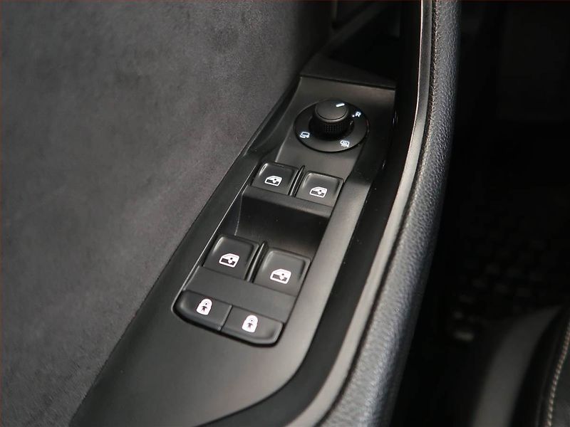 Škoda Superb (2018) Sportline 2.0 TSI, 4X4 - fotka 16 z 24