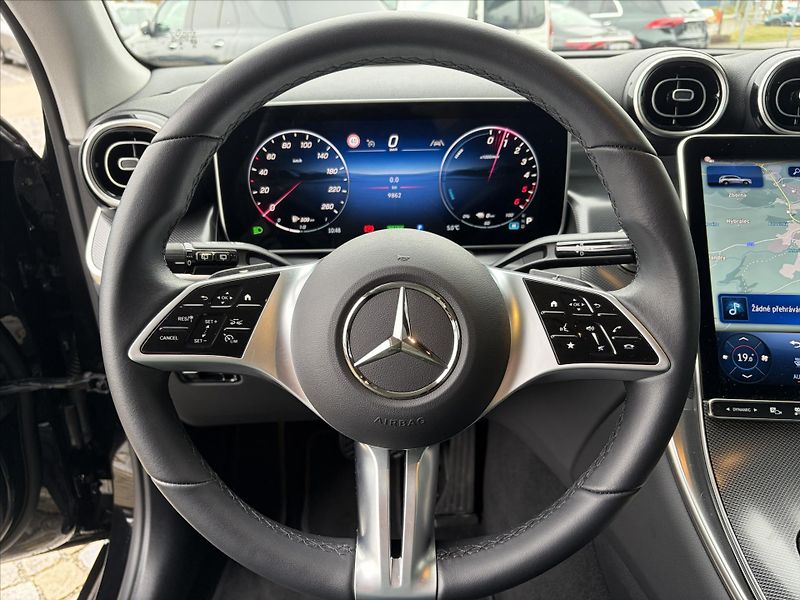 Mercedes-Benz GLC 300de 4MATIC - fotka 9 z 32