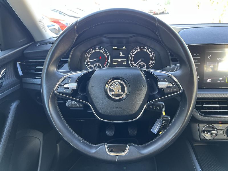 Škoda Kamiq Ambition 1.0TSi 70kw KAMERA  - fotka 16 z 42