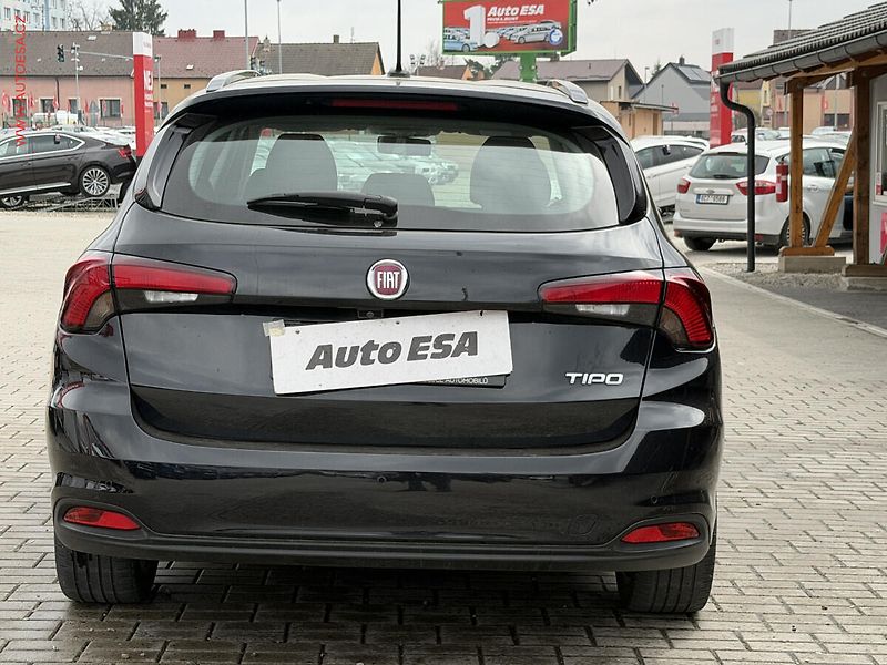 Fiat Tipo (2019) 1.6 MJet, AC, kamera - fotka 6 z 15