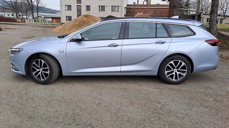 Opel Insignia 1.6 ST EcoTEC BusinessNAVI - fotka 4 z 30