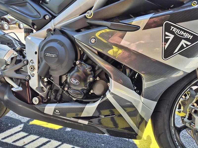 Triumph Daytona 765 (2021) Daytona TM765 MOTO2 - REZERVAC - fotka 16 z 23