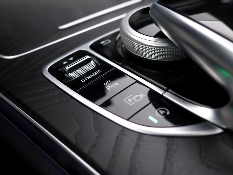 Mercedes-Benz Třídy C 3,0 400 245kW 4Matic AMG - fotka 31 z 40