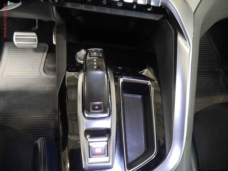 Peugeot 3008 (2018) 2.0HDi, AT, LED, navi - fotka 20 z 25