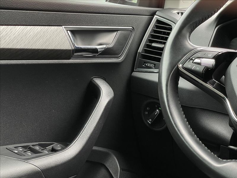 Škoda Karoq 2,0 TDI DSG 4x4 Style TAŽNÉ - fotka 14 z 24