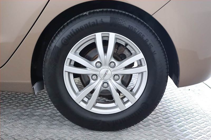 Hyundai i30 (2013) 1.4 CVVT, Serv.kniha, Tempomat - fotka 15 z 20