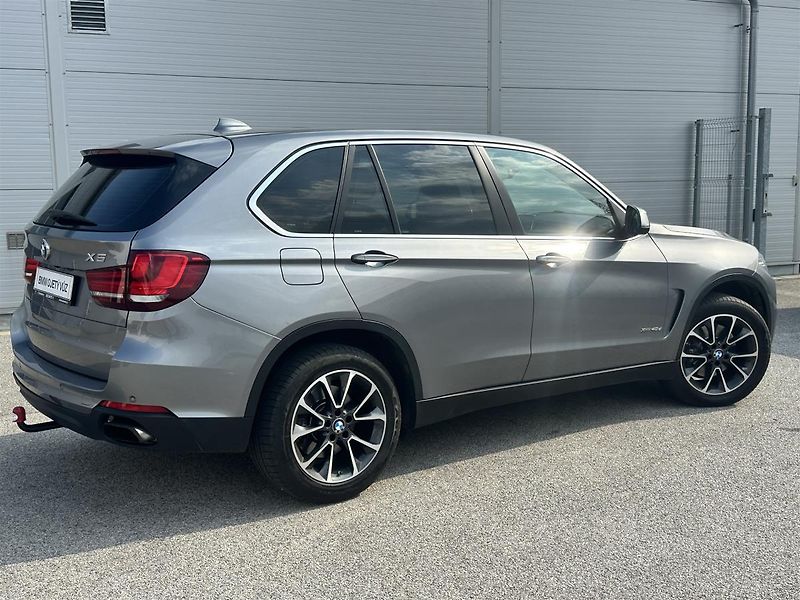 BMW X5 xDrive40d - fotka 2 z 13