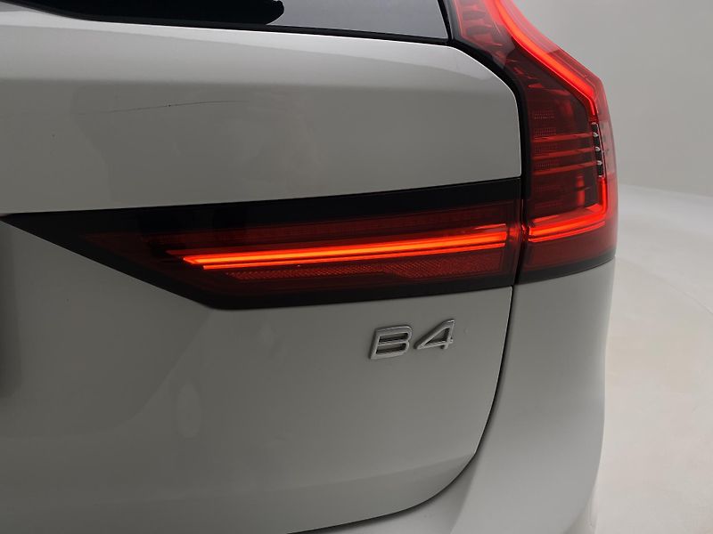 Volvo V90 B4 MOMENTUM AUT CZ - fotka 37 z 47