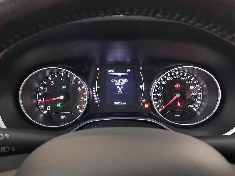 Jeep Compass (2020) 1.3 T-GDI, Kůže, Tempomat - fotka 11 z 18