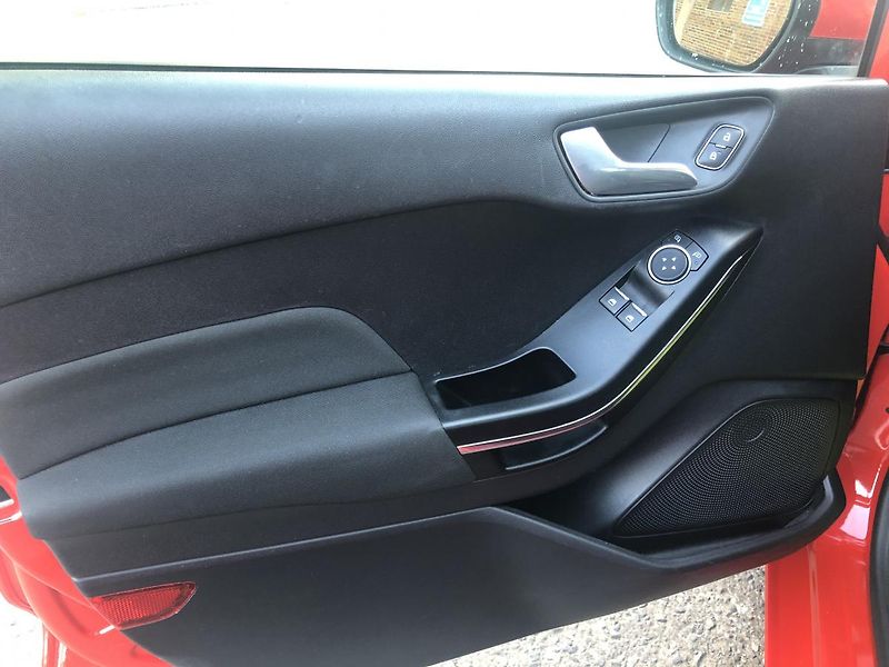 Ford Fiesta (2018) 1,0 NAVI AL kola  - fotka 23 z 69