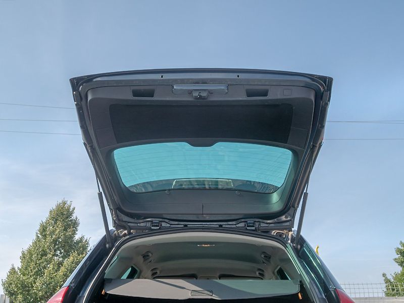 Citroën C5 (2011) 2.0HDI 103KW – PO SERVISU - fotka 33 z 39