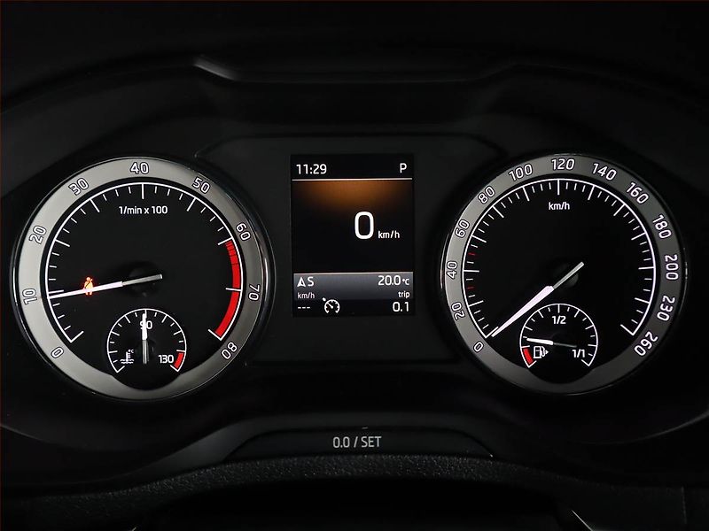 Škoda Karoq (2018) Style Plus 1.5 TSI, Automat - fotka 11 z 24