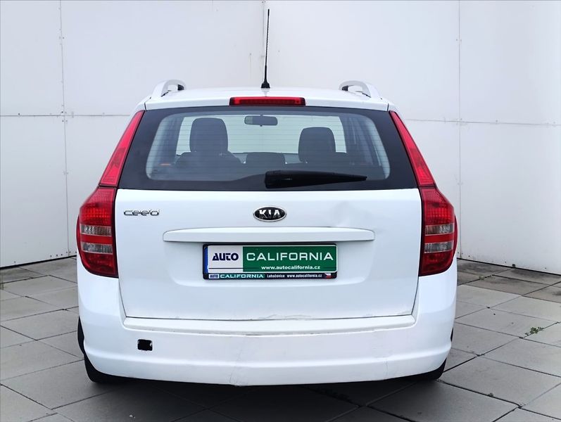Kia Ceed 1,6 CVVT Aut. klimatizace ČR - fotka 8 z 28