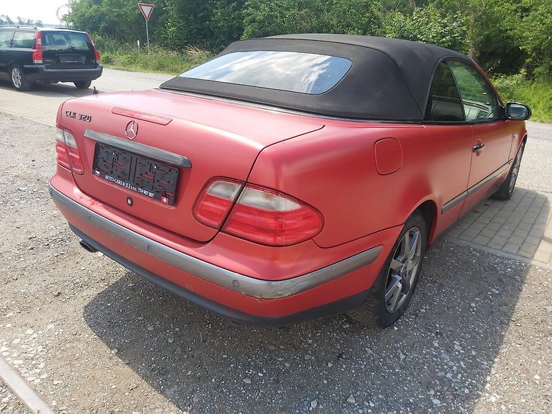 Mercedes-Benz CLK (1998)  320, 160 KW - fotka 15 z 41