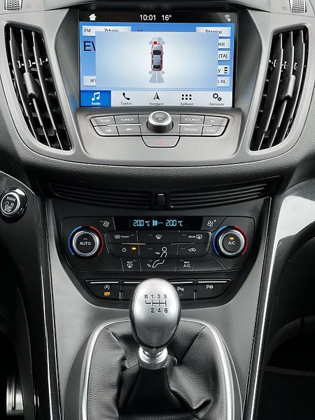 Ford Kuga 1.5 EcoBoost ST Line TZ  - fotka 12 z 16