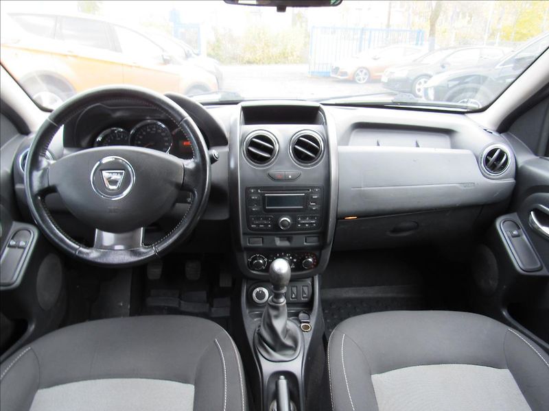 Dacia Duster 1,6 i 84kW 4x4 - fotka 11 z 25