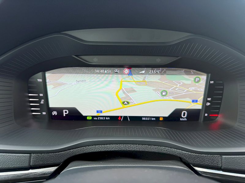 Škoda Karoq (2022) 1.5 TSI 110kW Style Matrix Nez - fotka 16 z 35