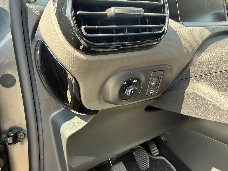 Citroën C4 Cactus 1.6 BlueHDi 73kW - fotka 13 z 27