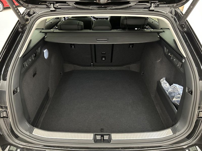 Škoda Superb 2.0 TDI 4x4 L & K - fotka 31 z 34