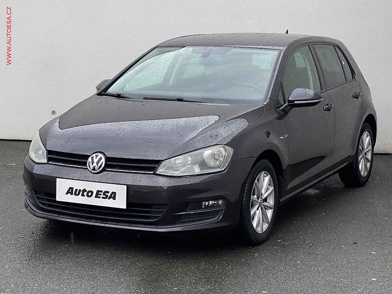 Volkswagen Golf (2016) 1.2 TSi, Lounge, DSG, navi - fotka 3 z 18