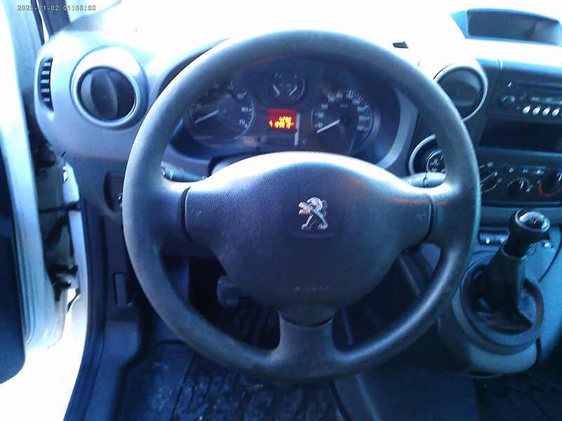 Peugeot Partner 1.6 e-HDi, 66 kW, klima, LONG - fotka 16 z 25