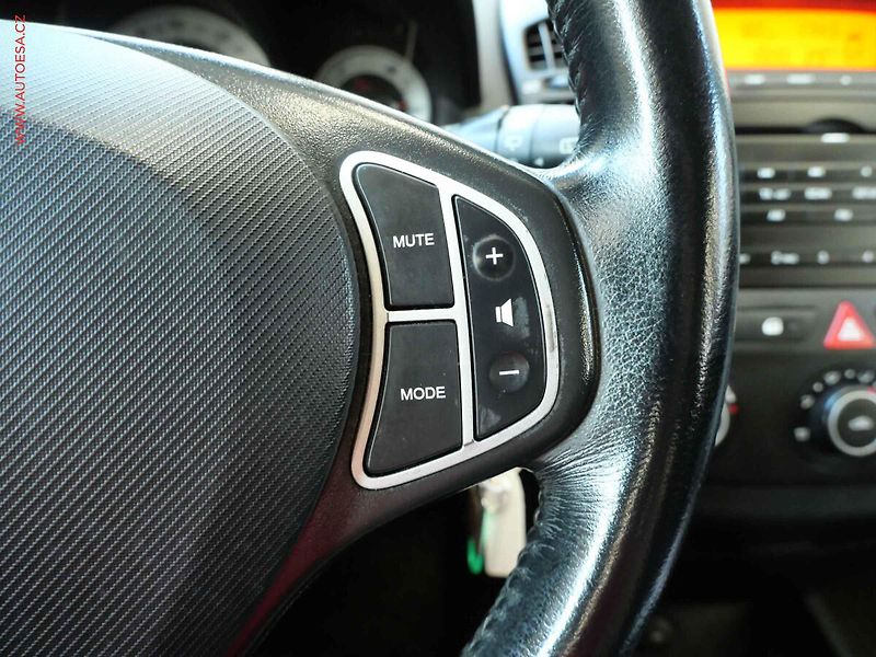 Kia Ceed (2009) 1.4i, ČR, AC - fotka 16 z 19