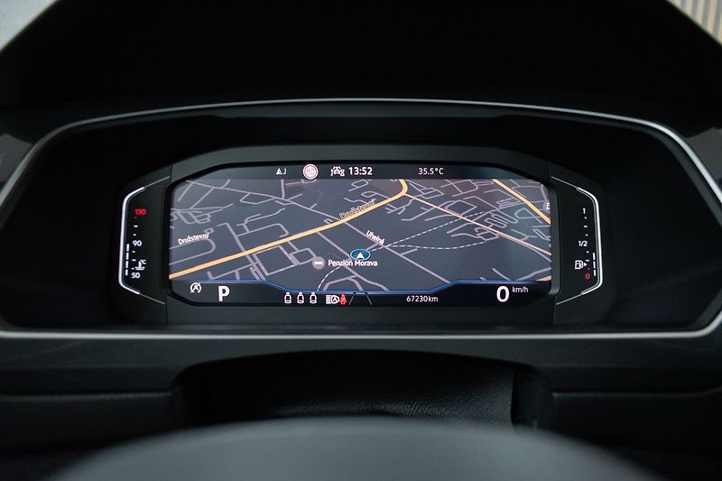 Volkswagen Tiguan 2.0TDI DSG*ACC*VIRTUAL*EL.KUFR - fotka 22 z 46