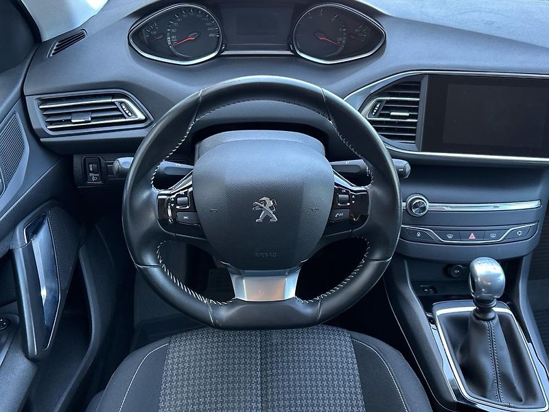 Peugeot 308 Active - fotka 18 z 22