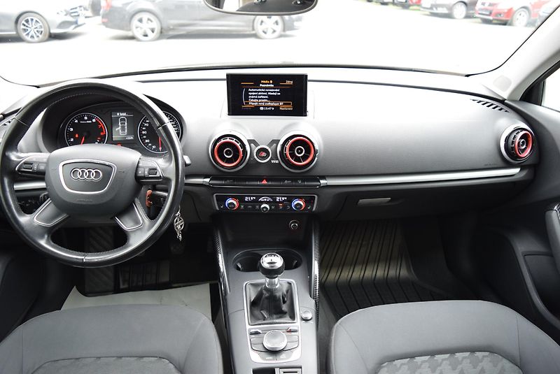 Audi A3 (2014) 1.2TSI 77kw AMBIENTE NAVI VÝHŘ - fotka 18 z 45