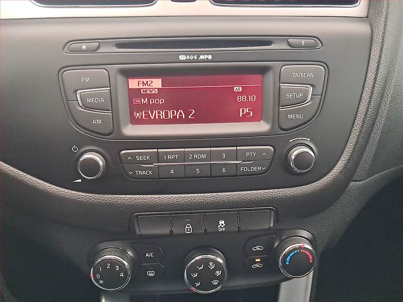 Kia Ceed (2015) 1.6 GDI, ČR,1.maj, Serv.kniha - fotka 12 z 17