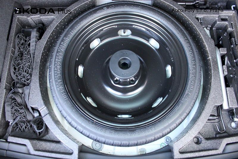 Škoda Karoq (2023) 2.0 TDI 110 kW Style - fotka 25 z 25