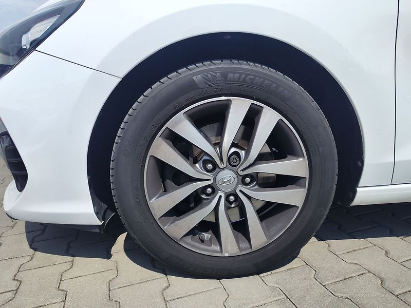 Hyundai i30 1.0 T-GDI/88kW Best of Czech - fotka 25 z 28