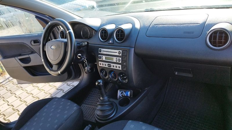 Ford Fiesta 1.3i,VOLAT- 608 081 843 - fotka 13 z 14