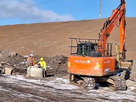 Na úseku od mimoúrovňové křižovatky Slaný-západ do Kutrovic probíhají nadále intenzivní zemní práce.