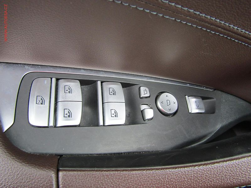 BMW X3 (2021) 2.0d xDrive20d, ČR, AT, navi - fotka 18 z 21