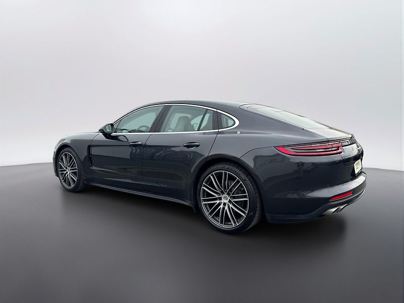 Porsche Panamera 4S - fotka 3 z 30