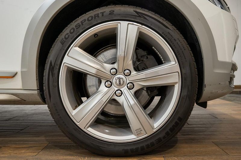 Volvo V90 Cross Country 2.0 140 kW - fotka 39 z 39