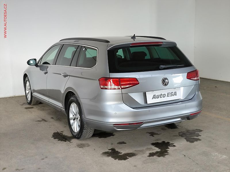 Volkswagen Passat (2019) 1.5 TSi, Comfortline, navi - fotka 4 z 17