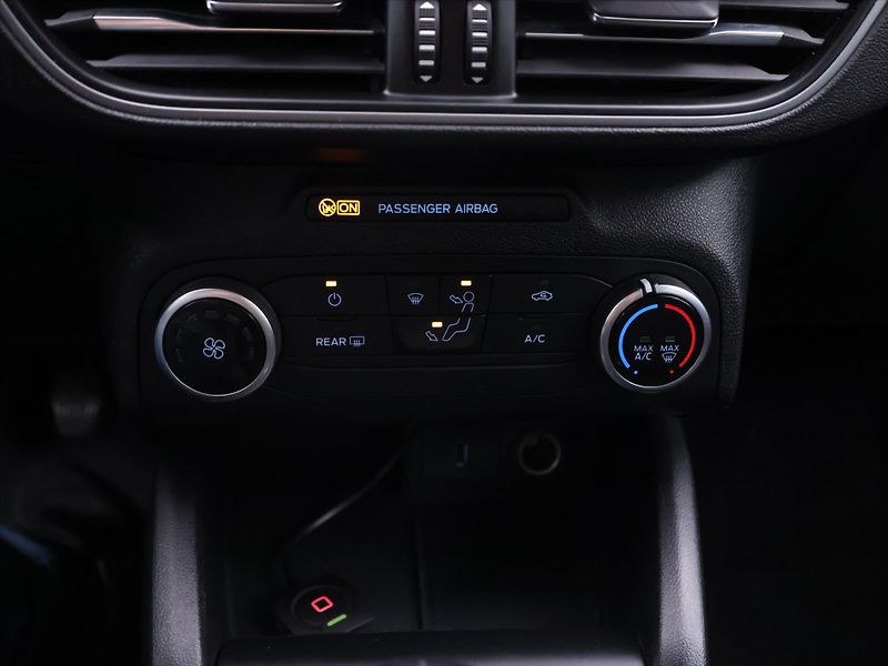 Ford Focus 1,0 EB 92kW CZ DPH 1.Maj. - fotka 19 z 28